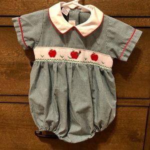 Anavini 🍎Apple 🍎Smocked Bubble Romper